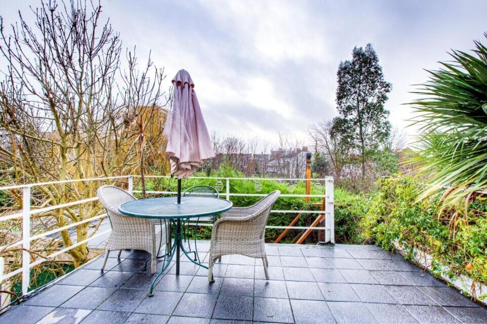 Entire With Private Parking And Balcony Apartment *